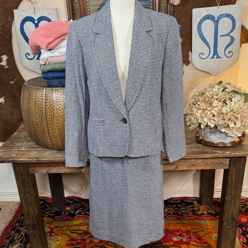 Vintage Pendleton Navy and White Checkered Skirt Suit (2pc)—runs small